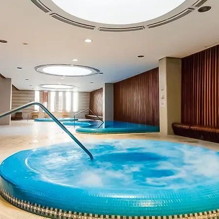 - Duna Part Apartment *