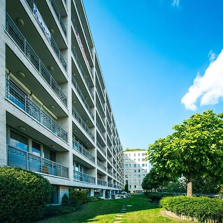 - Duna Part Apartment *