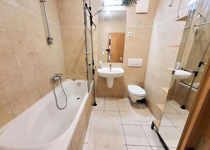 - Duna Part Lejlighed Budapest