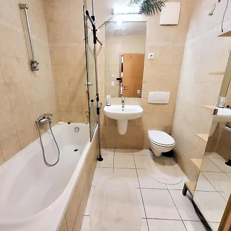 - Duna Part شقة بودابست